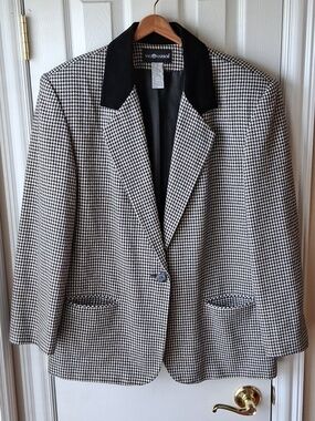 Vintage Wool Blend  Black & White Houndstooth Blazer Jacket with Velvet Collar